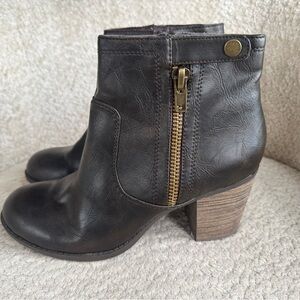 Crown Vintage Womens 11M Brown Block Heel Ankle Booties Side Zip EUC